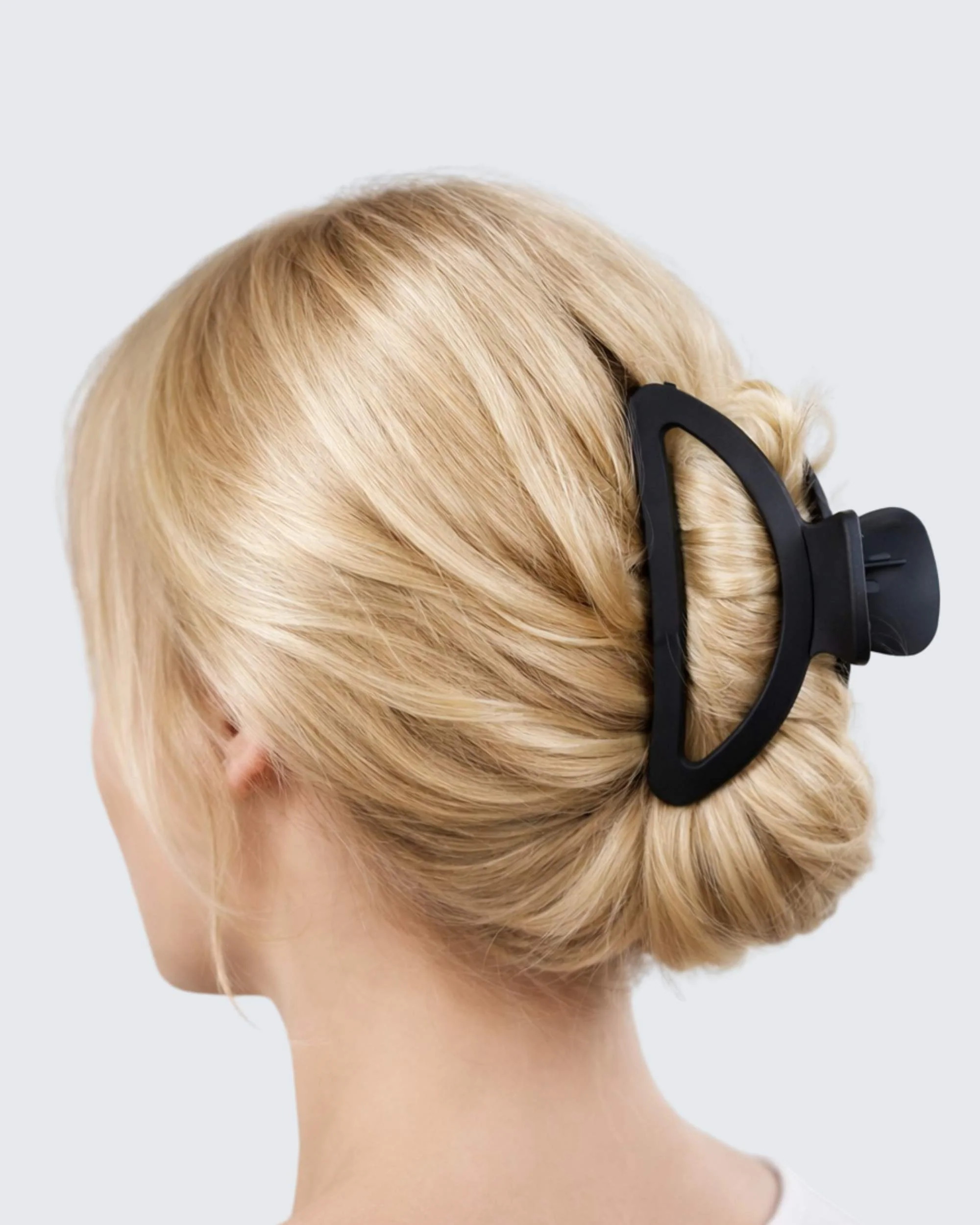 Medium Claw Hair Clips, 3-Pack, Noire - Image 3