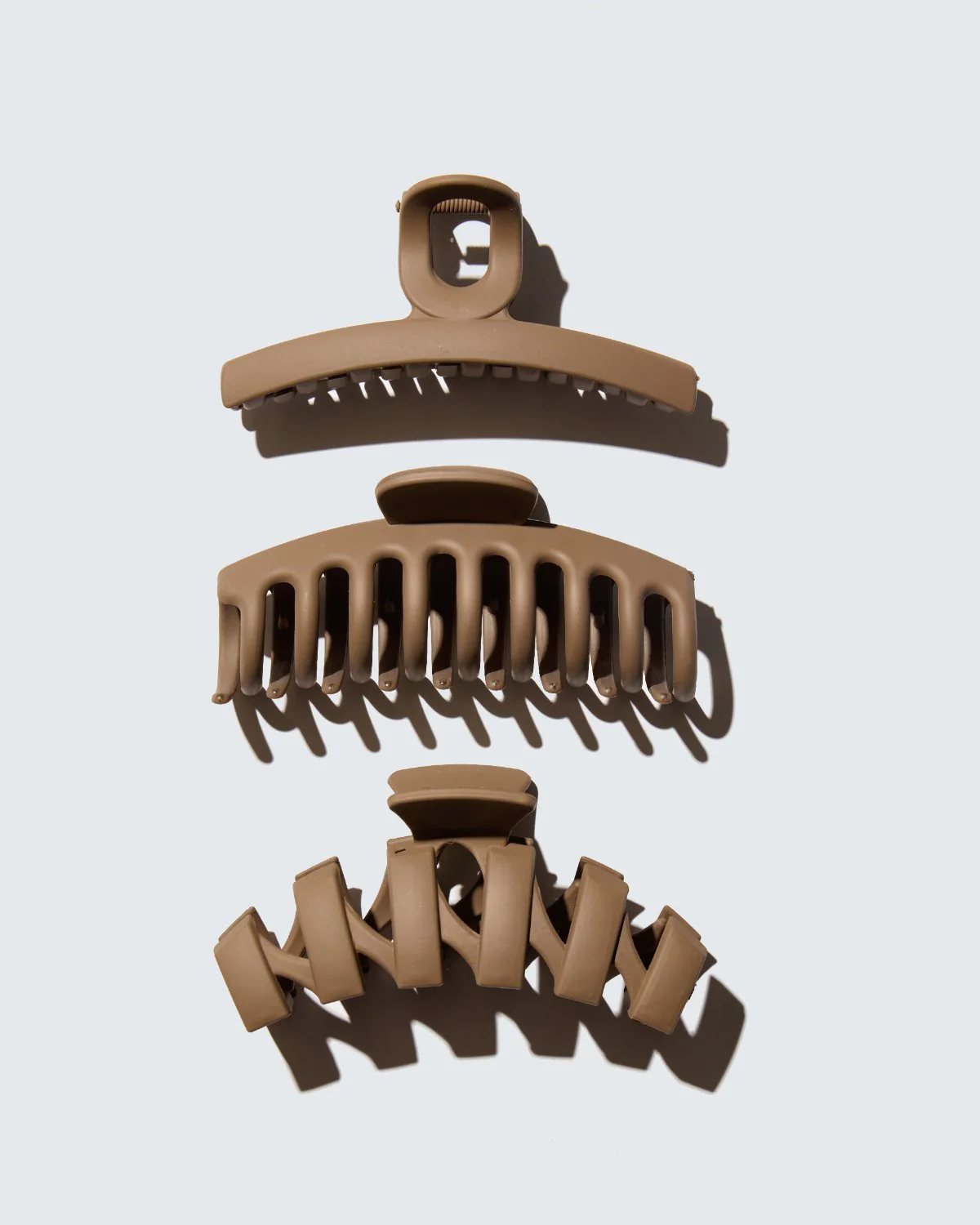 Medium Claw Hair Clips, 3-Pack, Café - Image 5