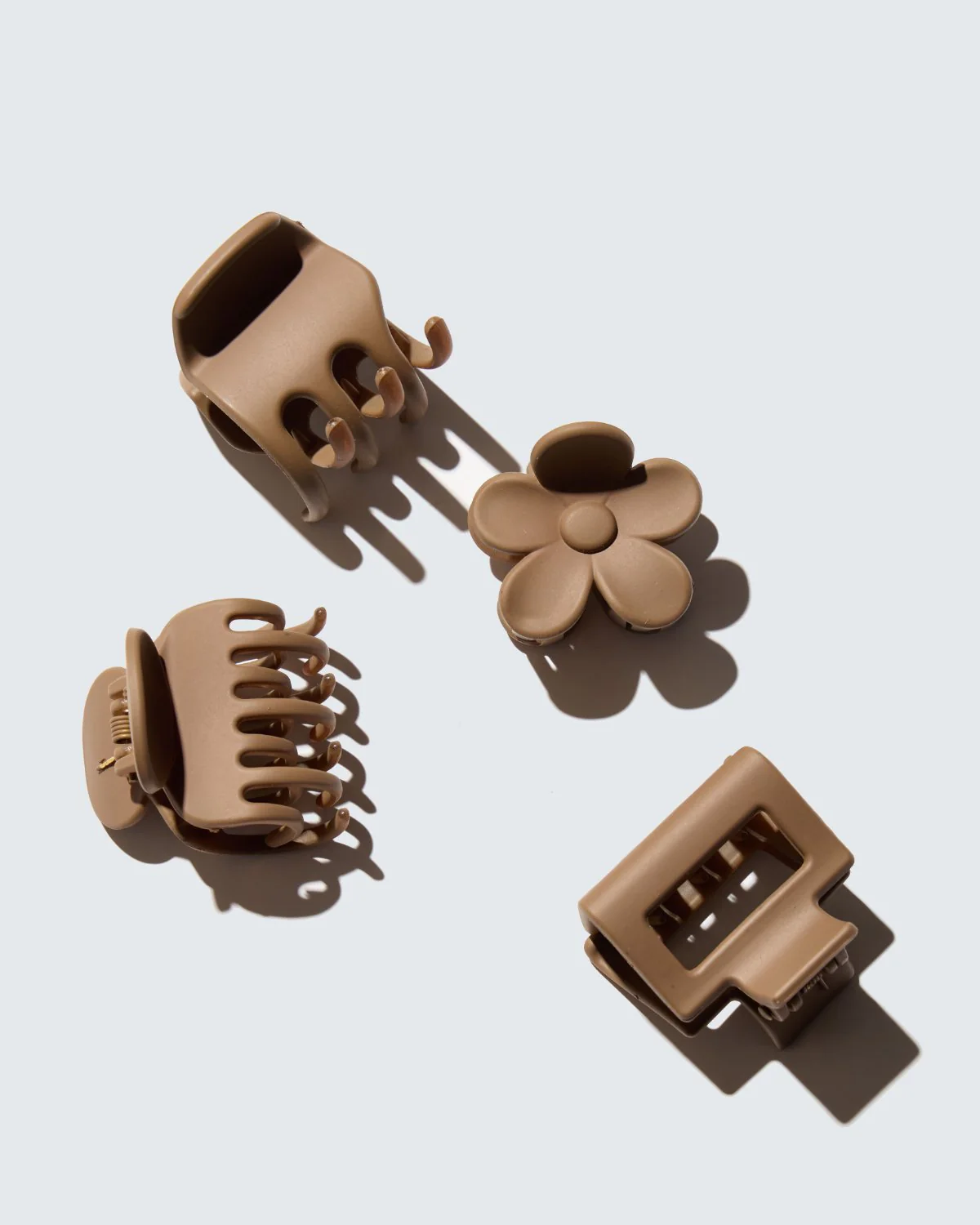 Small Claw Hair Clips, 4-Pack, Café - Image 4